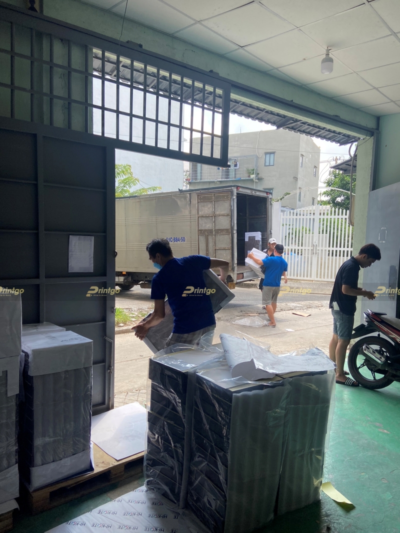 Vận chuyển nhanh chóng tại xưởng in hộp cứng