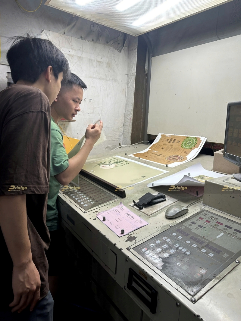 Quy trình đồng bộ tại xưởng in hộp cứng